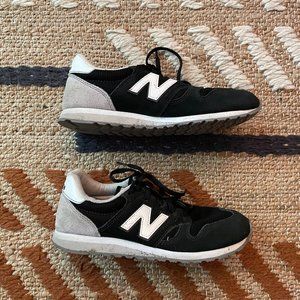 New Balance 520, Black / White, W9 + SuperFeet